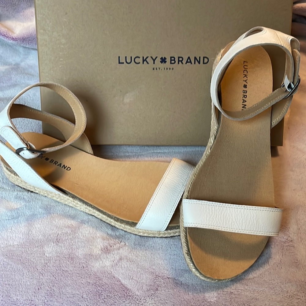 Lucky Brand Sz 10M white cow Napoli sandals